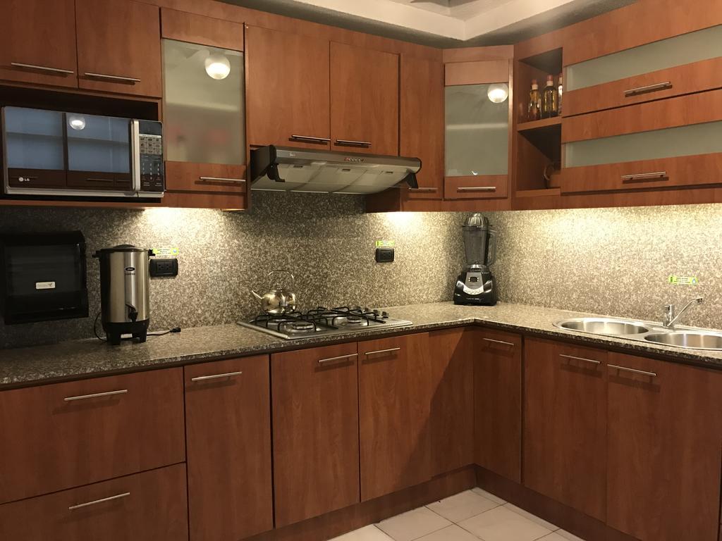 키토 Kinde House B&B 외부 사진